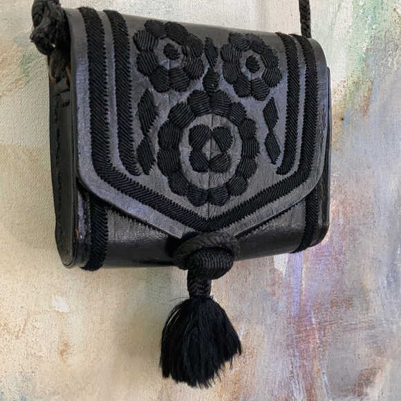 VINTAGE 5” x 5” crossbody bag hand made in Morocco leather, silk embroidered - Picture 2 of 16